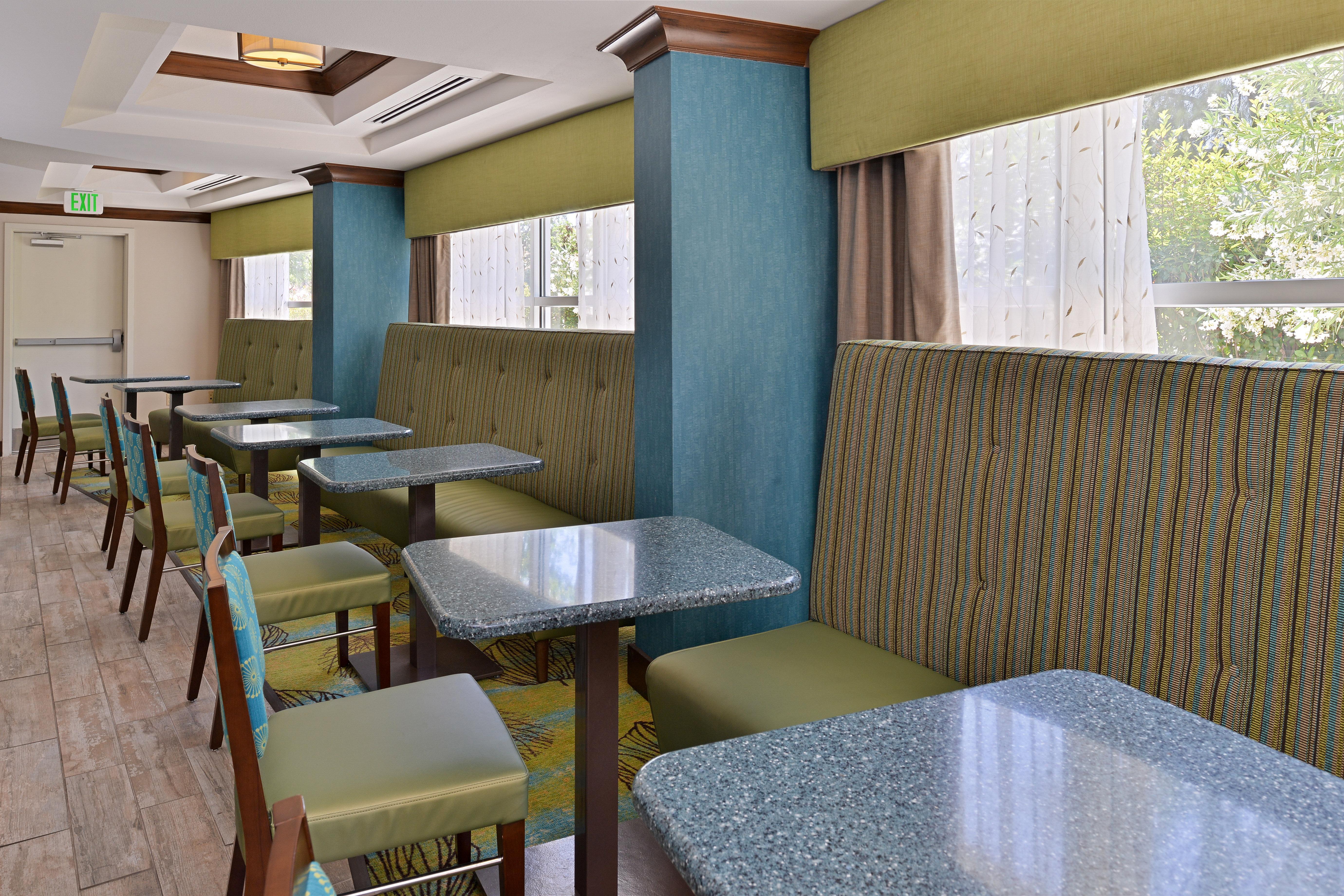 Holiday Inn Express Fresno River Park Highway 41 By Ihg Екстериор снимка