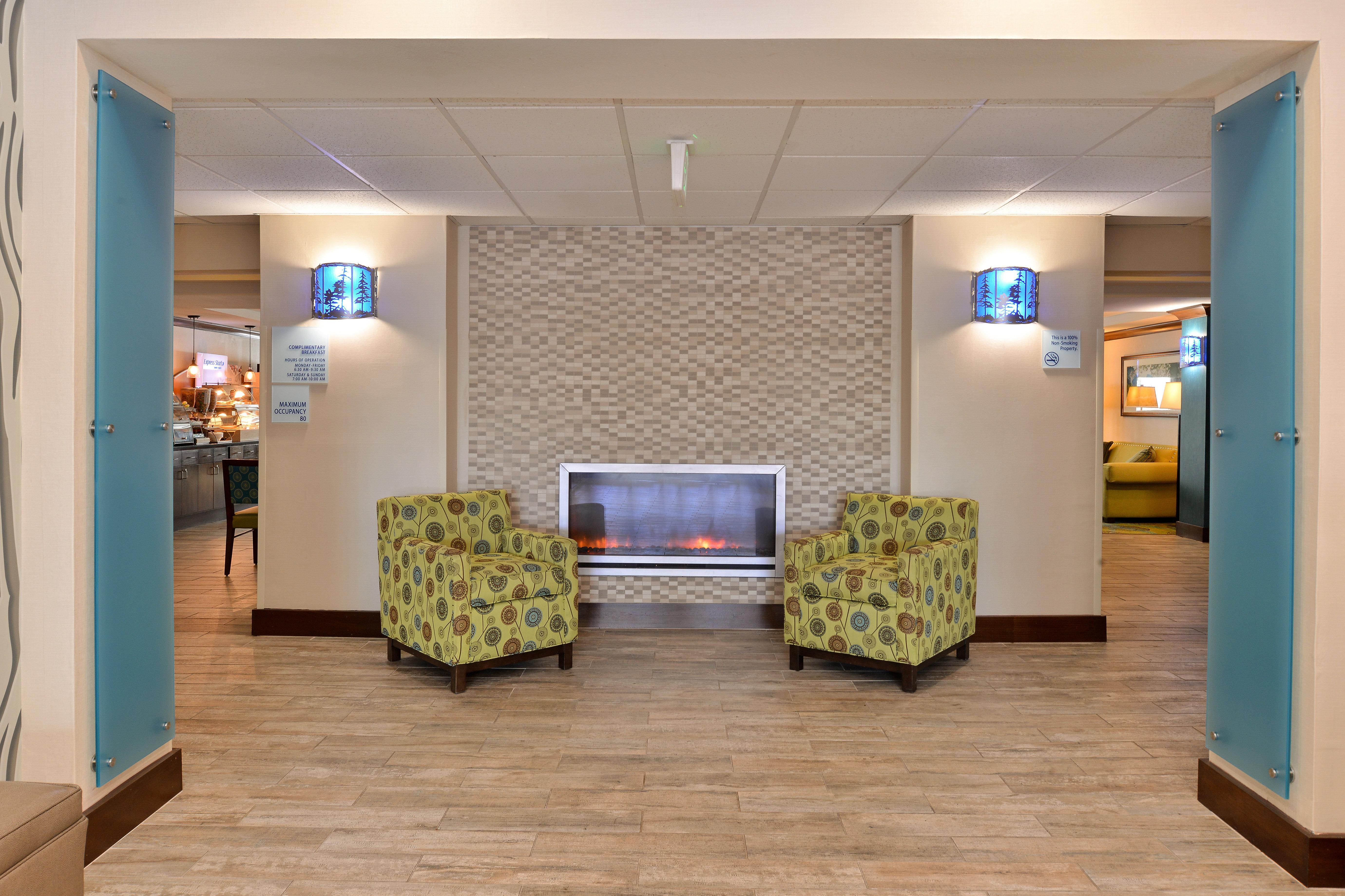 Holiday Inn Express Fresno River Park Highway 41 By Ihg Екстериор снимка