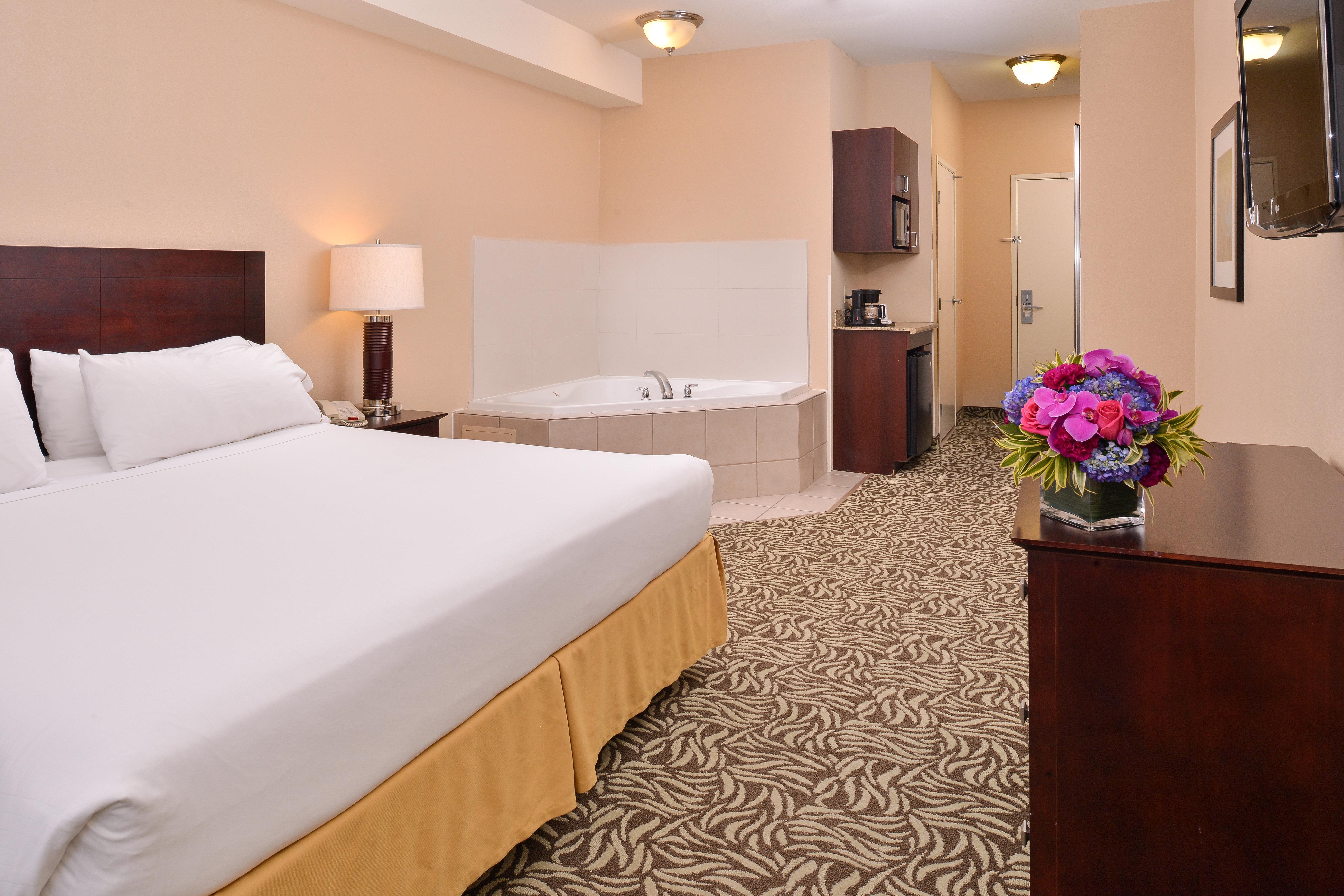 Holiday Inn Express Fresno River Park Highway 41 By Ihg Екстериор снимка