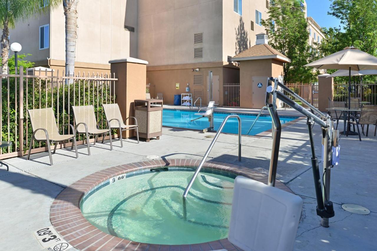 Holiday Inn Express Fresno River Park Highway 41 By Ihg Екстериор снимка