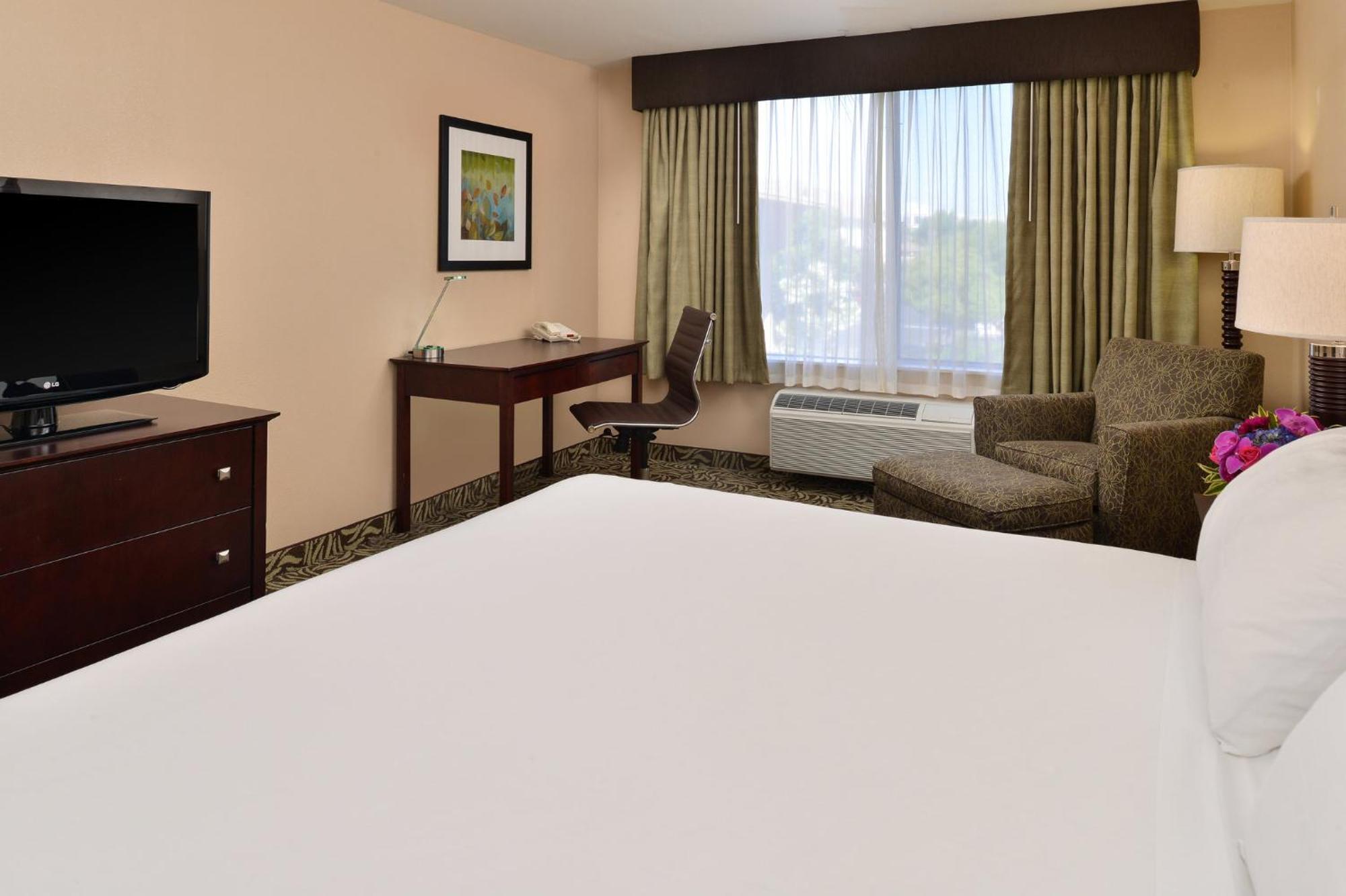 Holiday Inn Express Fresno River Park Highway 41 By Ihg Екстериор снимка