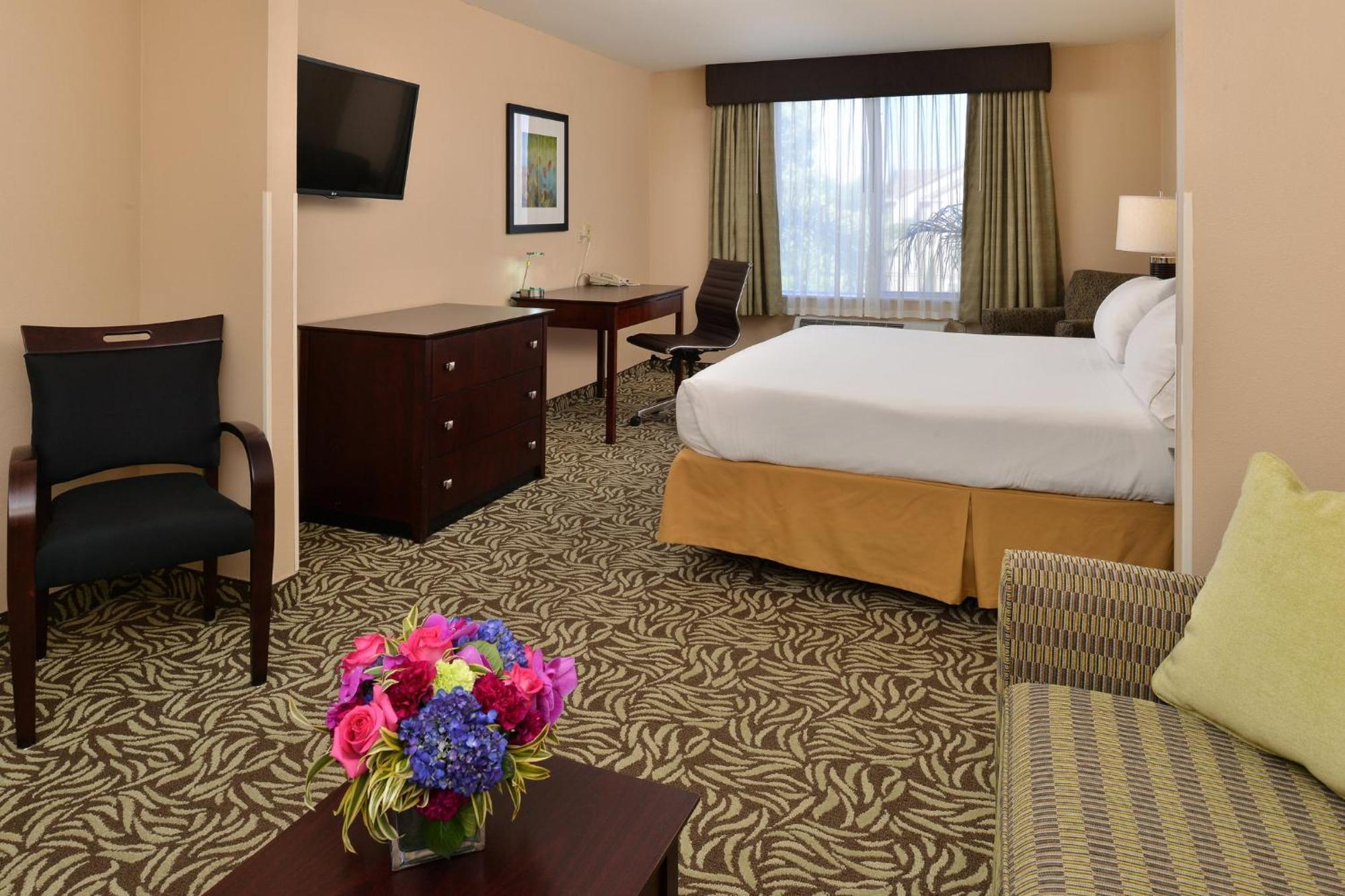 Holiday Inn Express Fresno River Park Highway 41 By Ihg Екстериор снимка