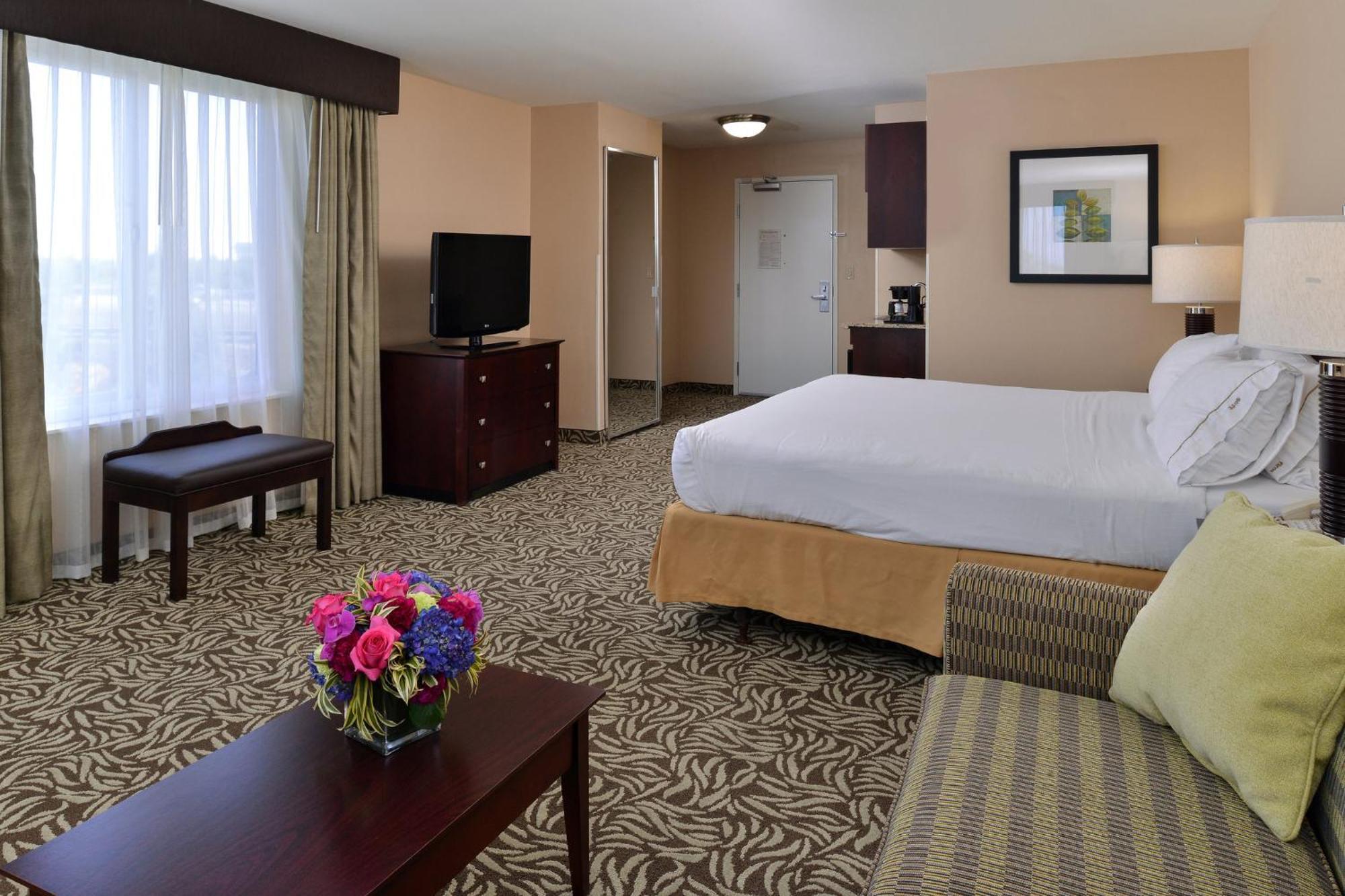Holiday Inn Express Fresno River Park Highway 41 By Ihg Екстериор снимка