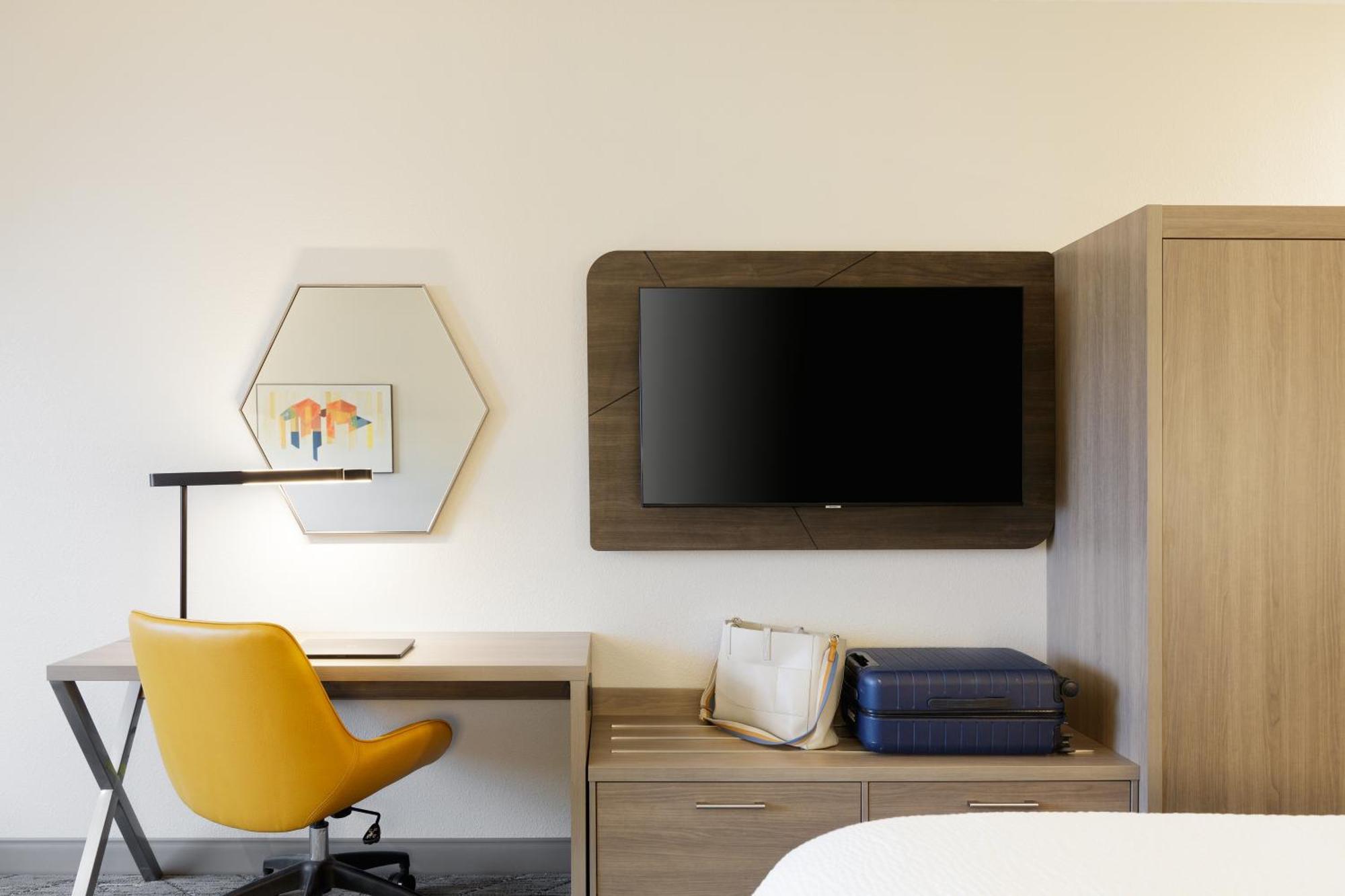 Holiday Inn Express Fresno River Park Highway 41 By Ihg Екстериор снимка