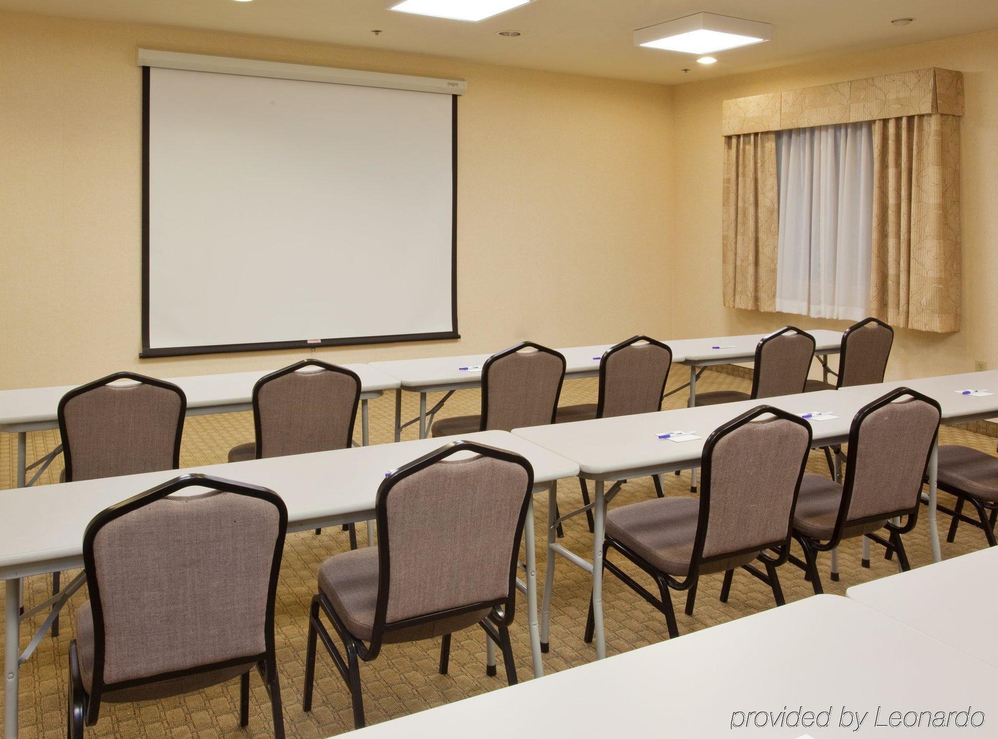 Holiday Inn Express Fresno River Park Highway 41 By Ihg Екстериор снимка
