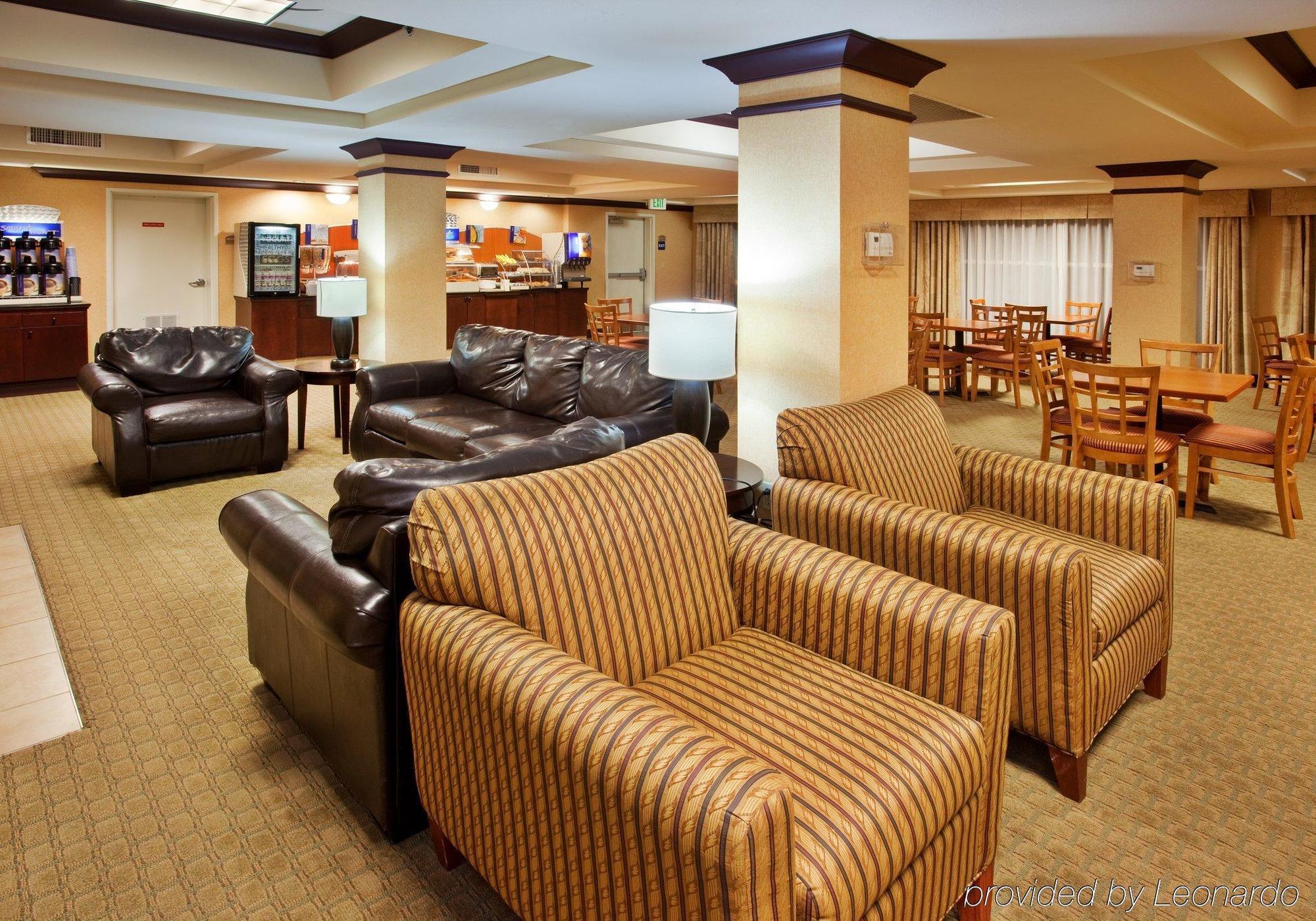 Holiday Inn Express Fresno River Park Highway 41 By Ihg Интериор снимка