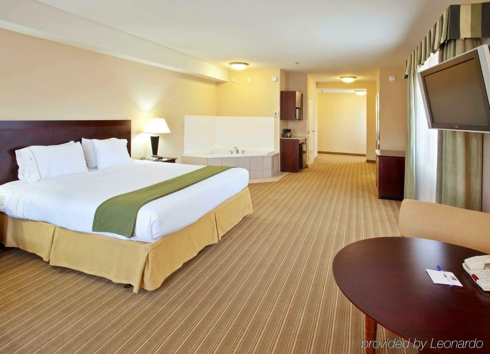 Holiday Inn Express Fresno River Park Highway 41 By Ihg Екстериор снимка